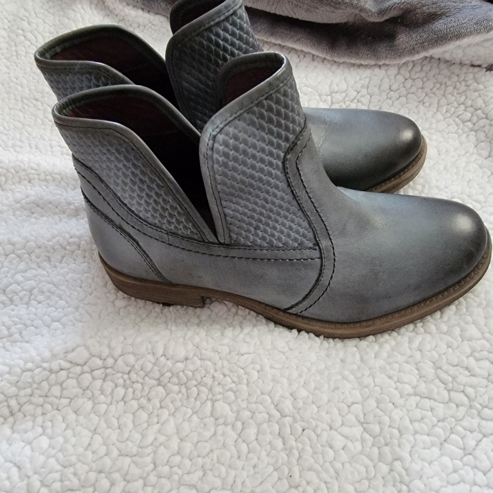 Roan boots